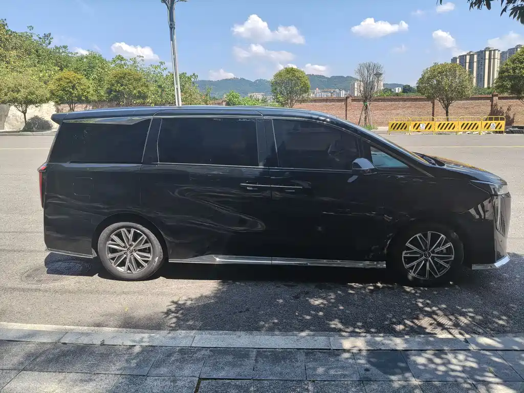 GAC Trumpchi M8 2025 — фото 4