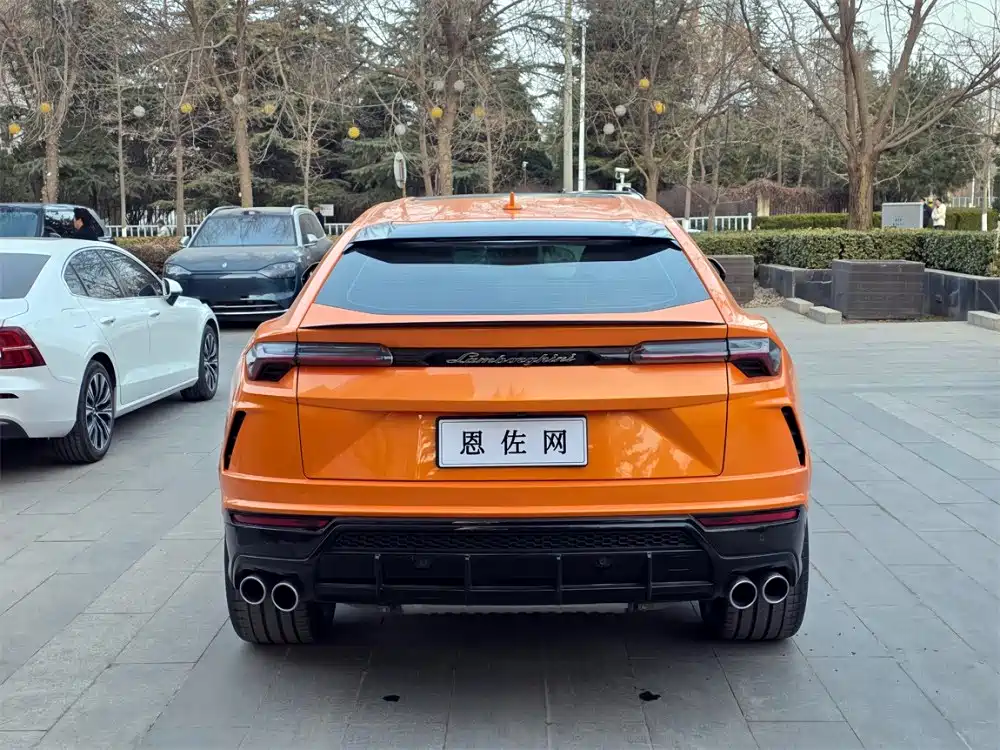 Lamborghini Urus 2023 — фото 14