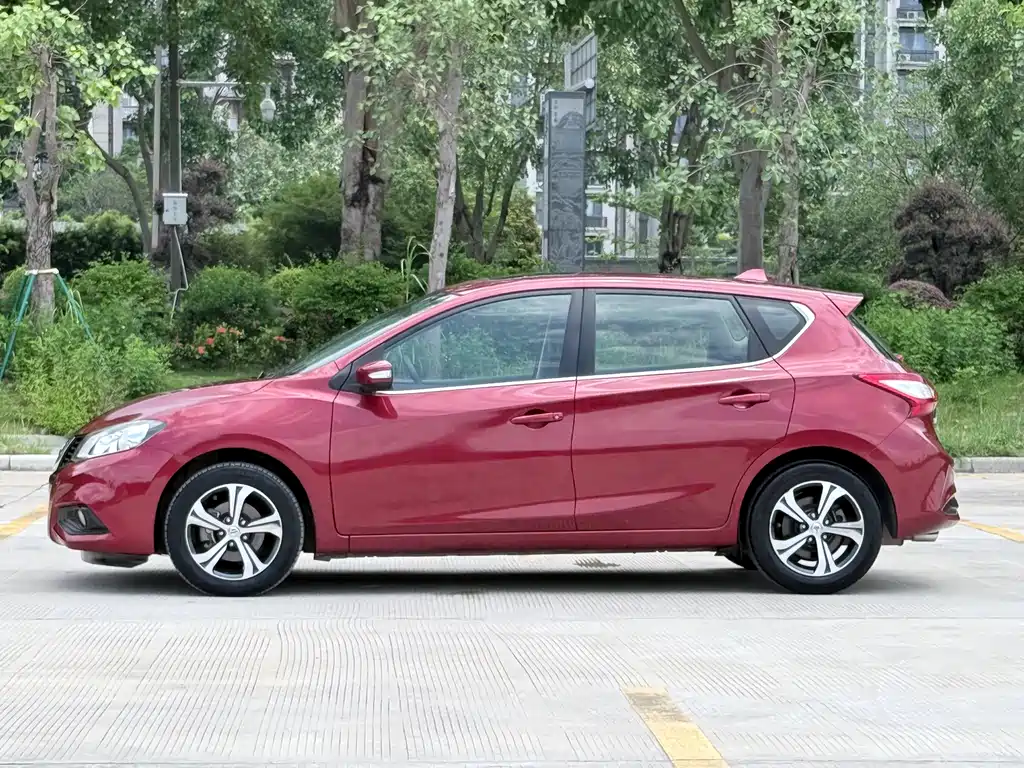 Nissan Tiida 2016