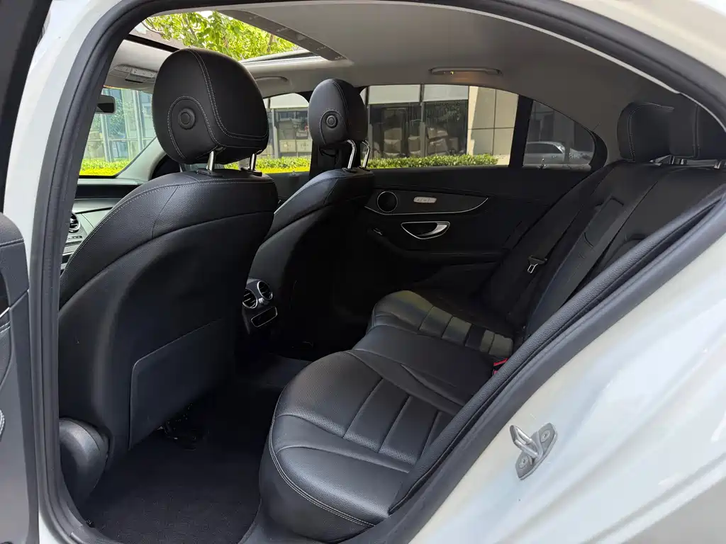 Mercedes-Benz C-Class 2019 — фото 10