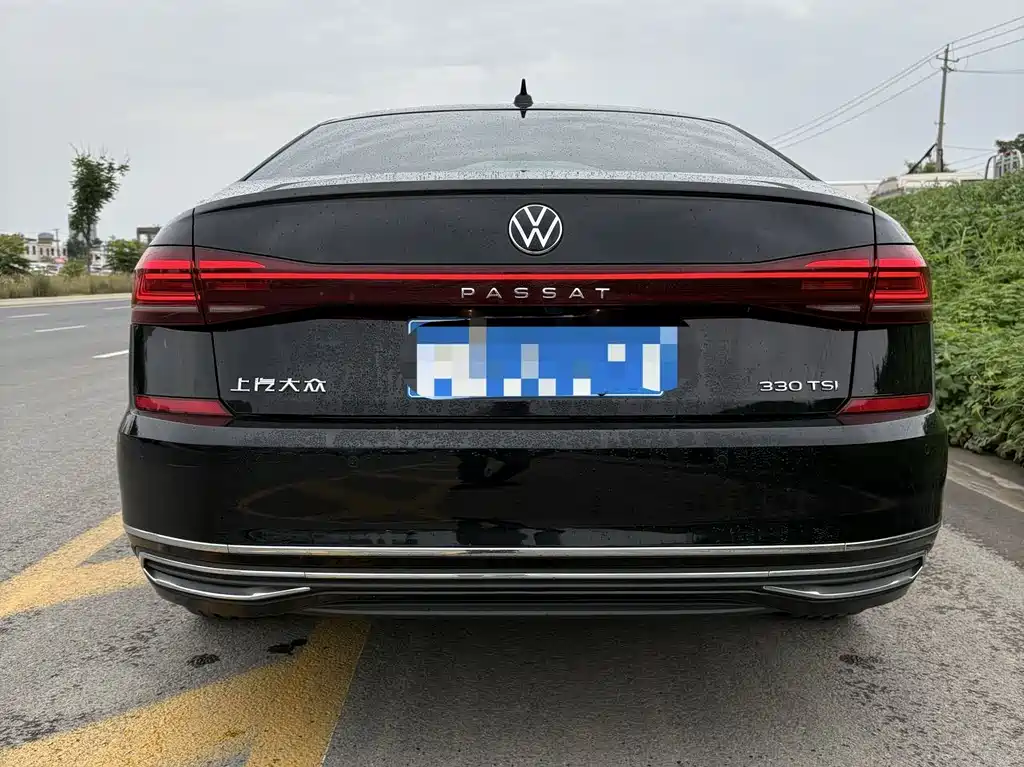 Volkswagen Passat 2023 — фото 11