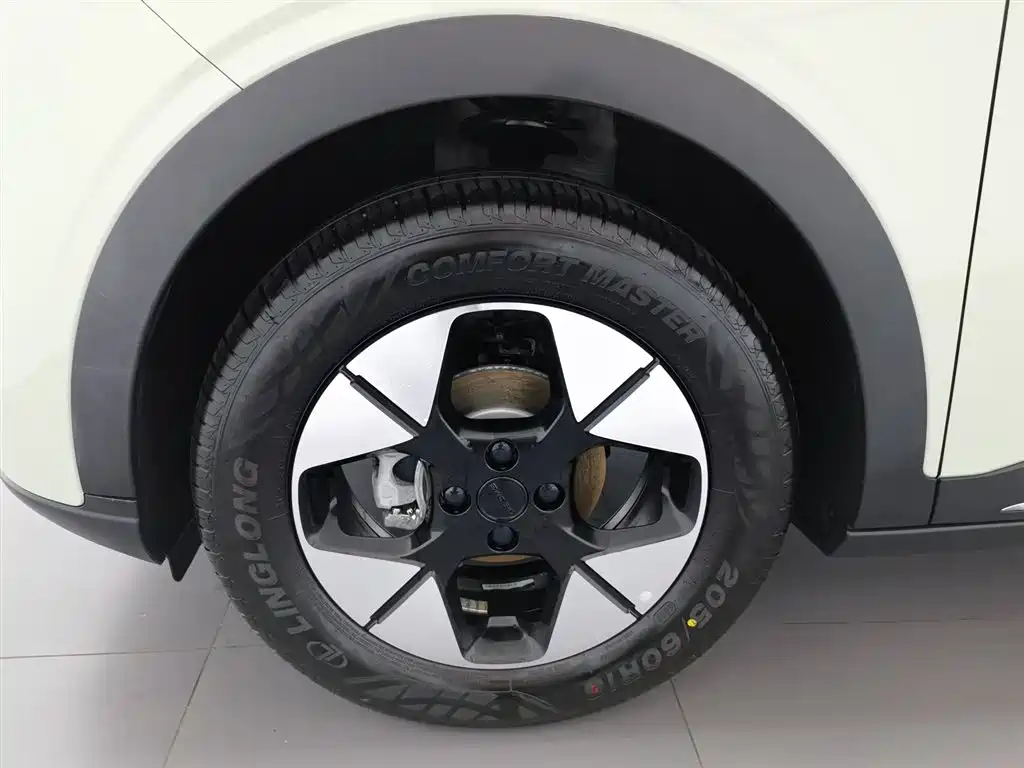 Geely Galaxy Starwish 2025 — фото 17