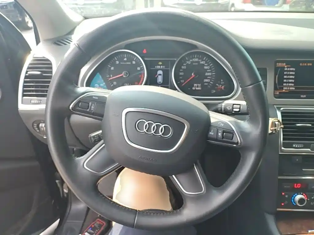 Audi Q7 2015 — фото 11