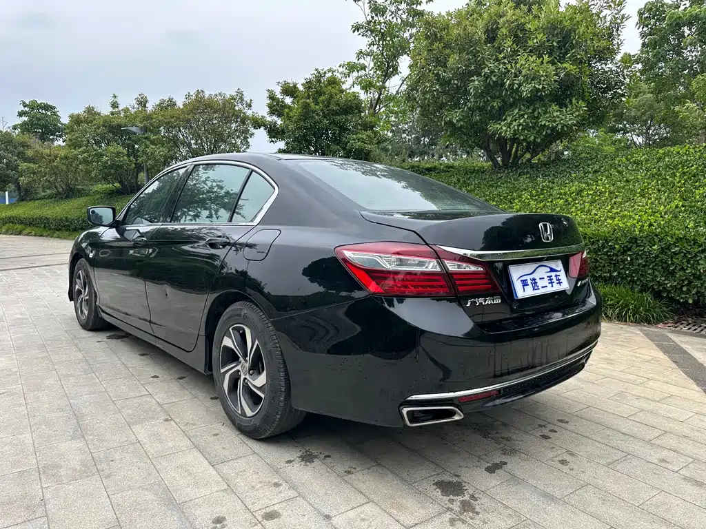 Honda Accord 2018 — фото 10