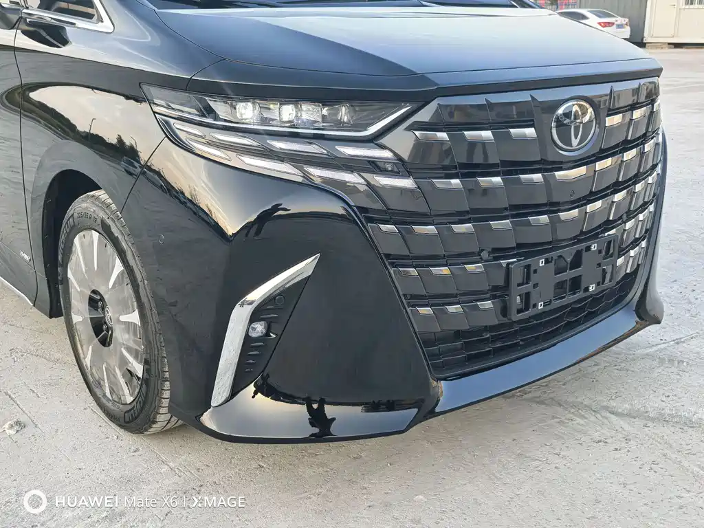 Toyota Alphard — фото 3