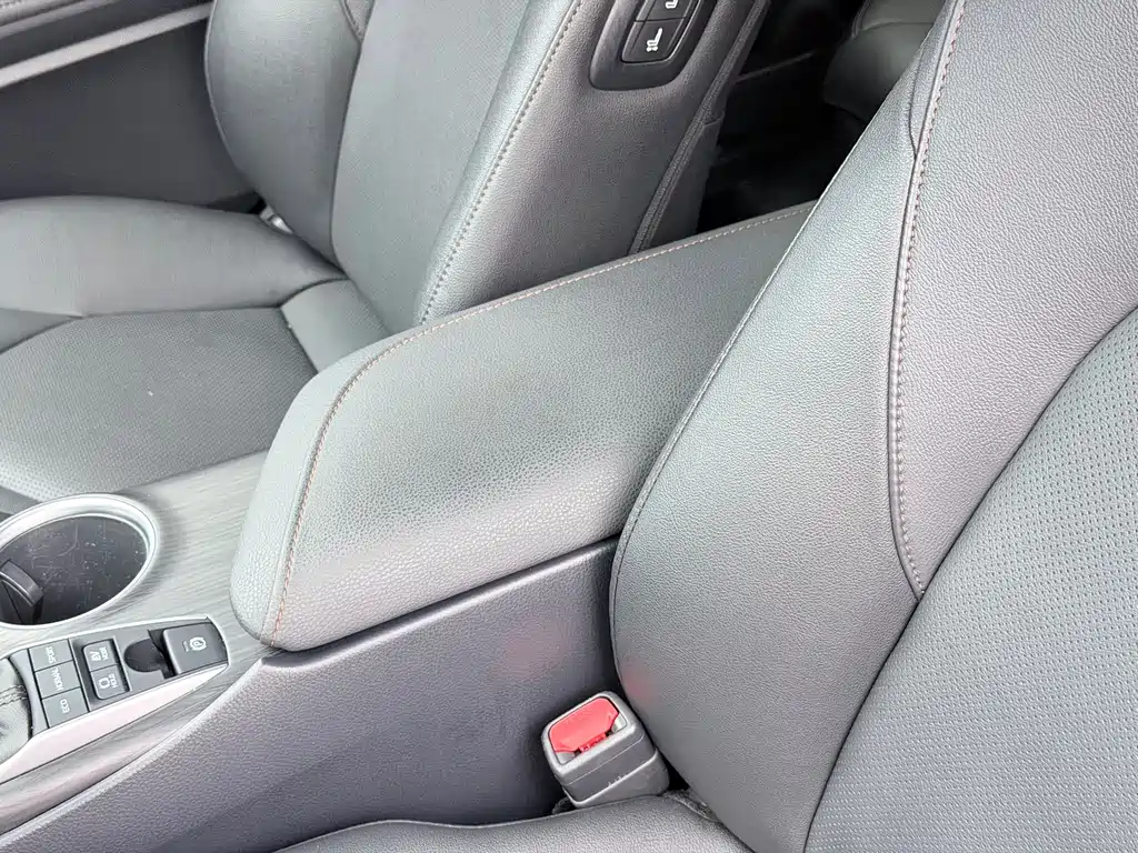 Toyota Camry 2021 — фото 15