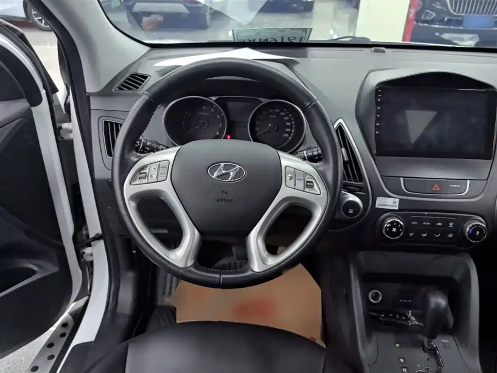 Hyundai ix35 2016 — фото 11