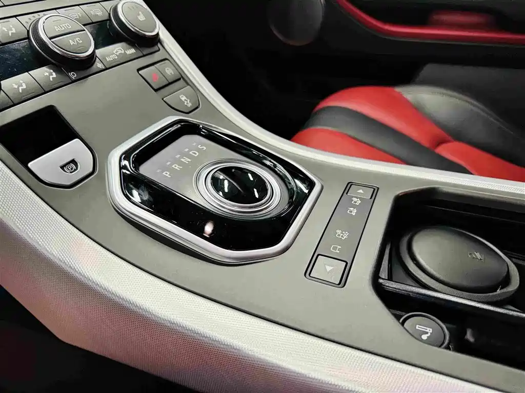 Land Rover Evoque 2015 — фото 16