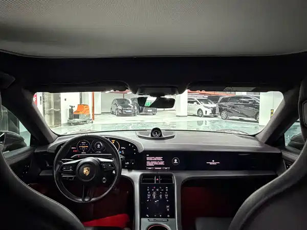 Porsche Taycan 2021