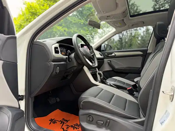 Volkswagen T-Roc 2023