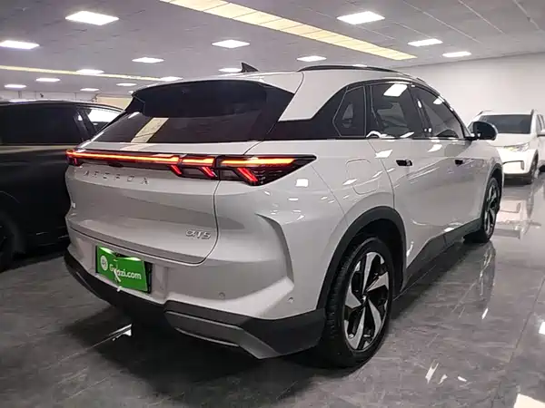Arcfox Alpha T5 2025