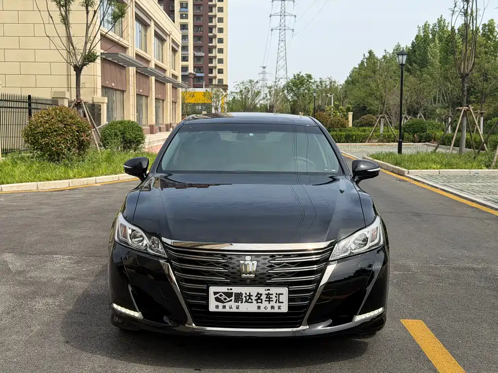 Toyota Crown 2018 — фото 2