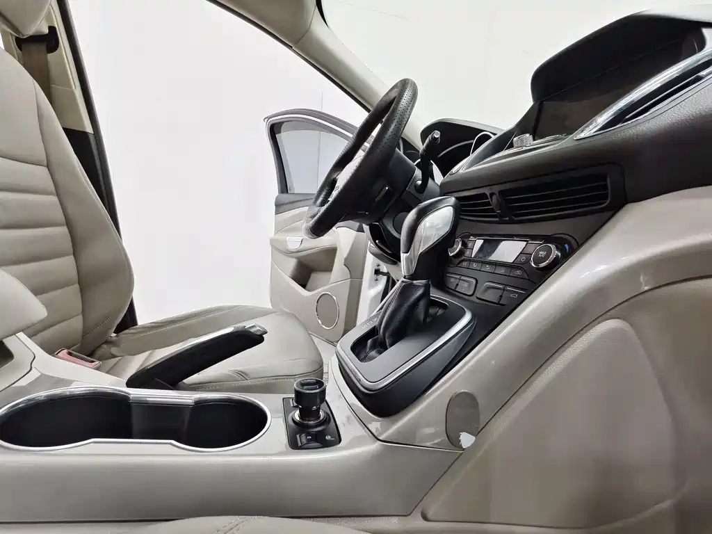 Ford Kuga 2014 — фото 15