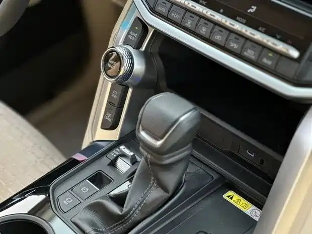 Toyota Land Cruiser 2023 — фото 16