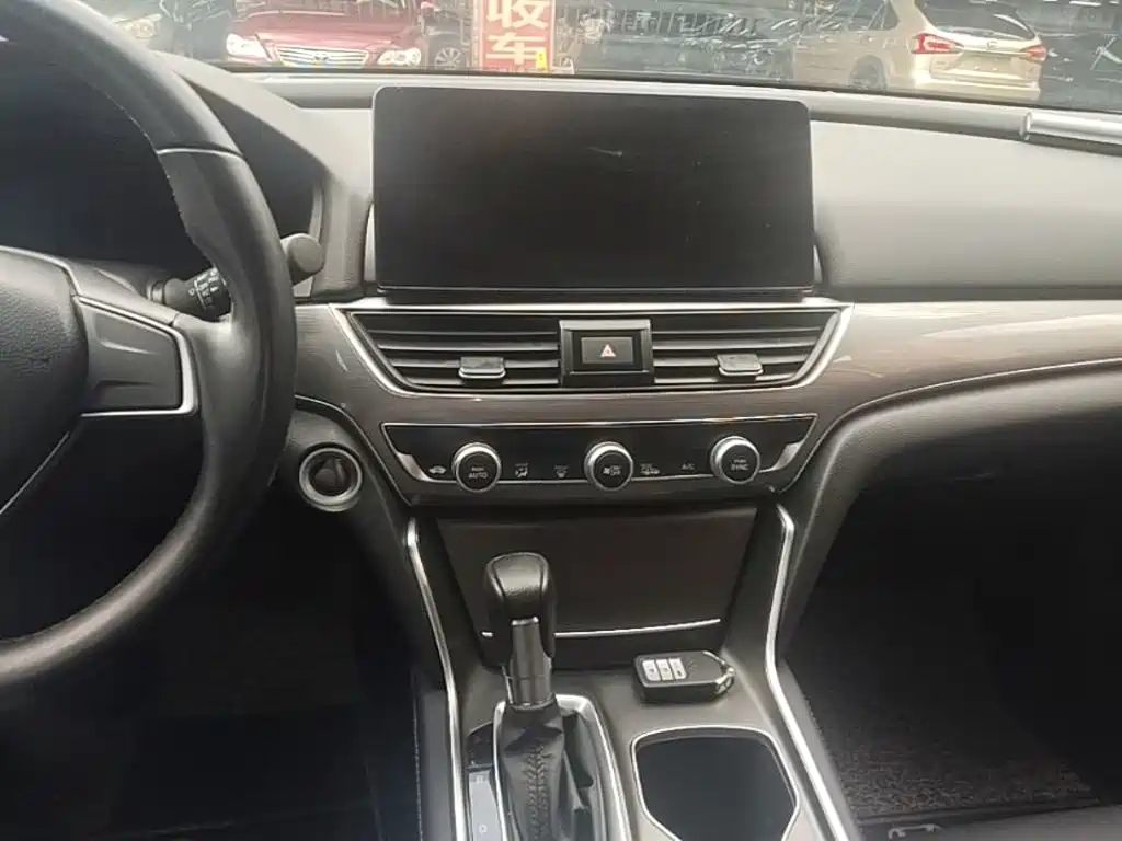 Honda Accord 2021 — фото 13
