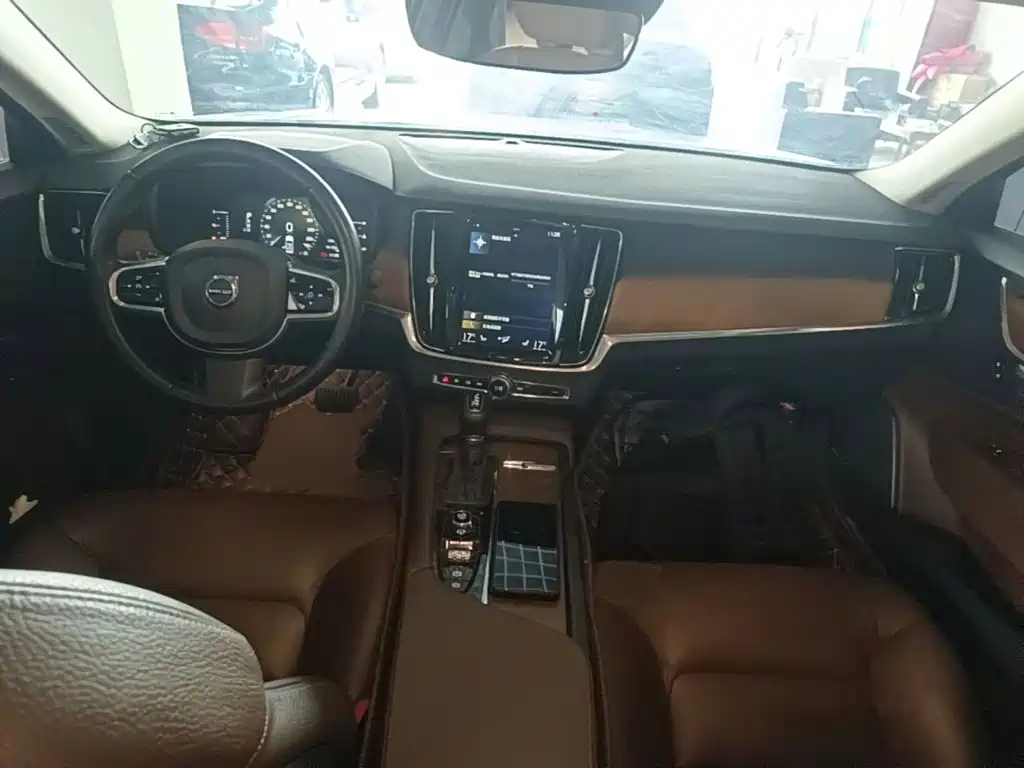 Volvo S90 2019 — фото 10