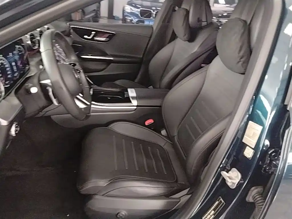 Mercedes-Benz C-Class 2024 — фото 15