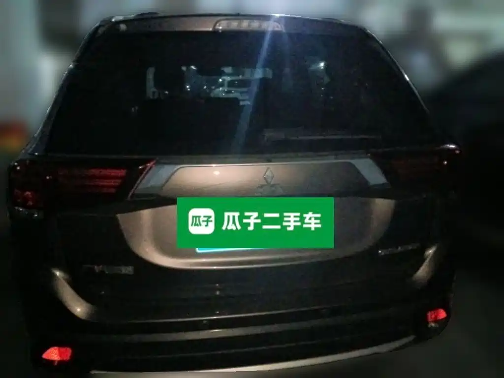 Mitsubishi Outlander 2016 — фото 3
