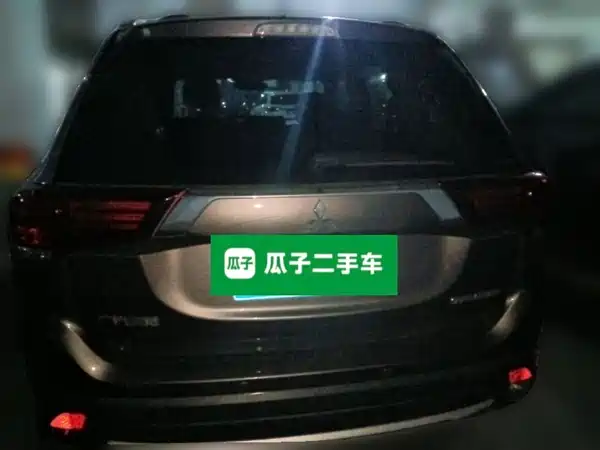 Mitsubishi Outlander 2016