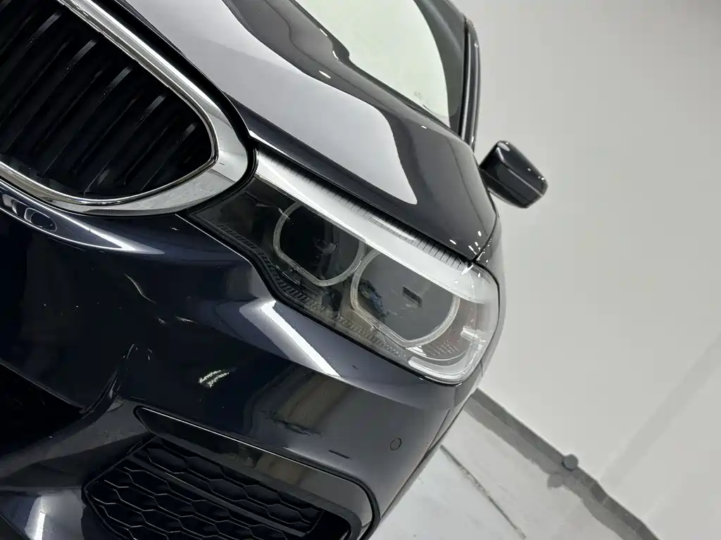 BMW 5 Series 2018 — фото 18