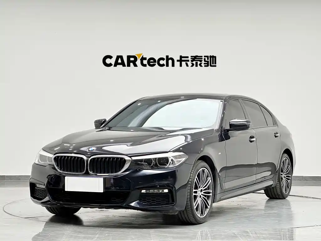 BMW 5 Series 2018 — фото 1