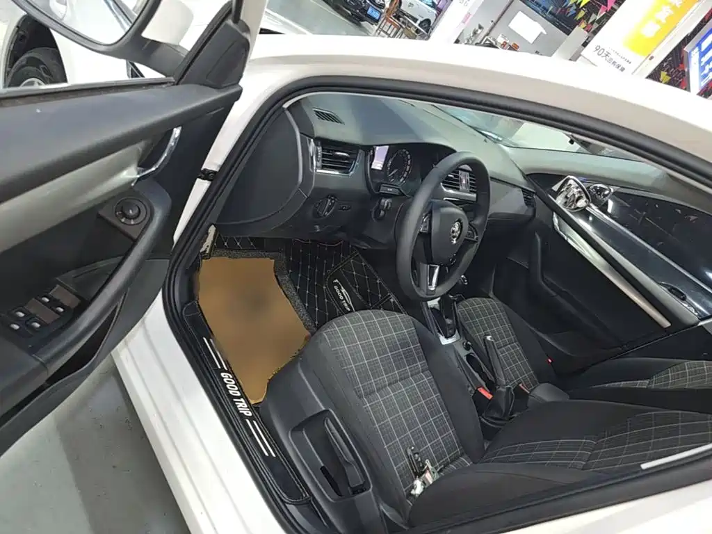 Skoda Octavia 2020 — фото 16