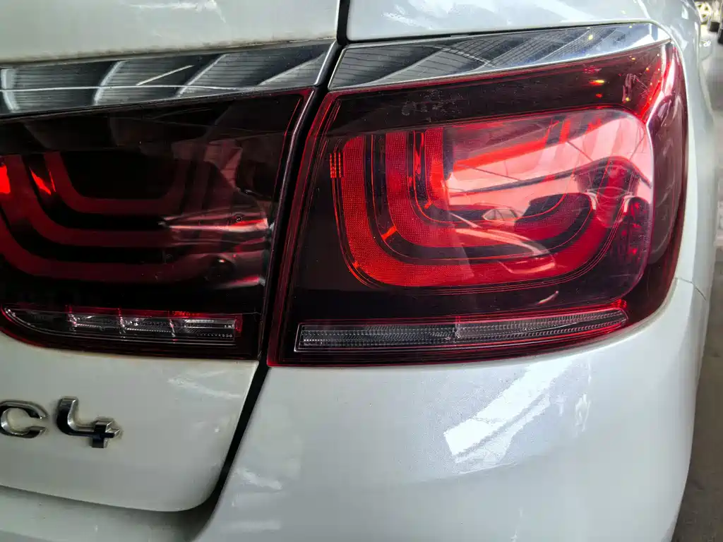 Citroen C4 2018 — фото 11