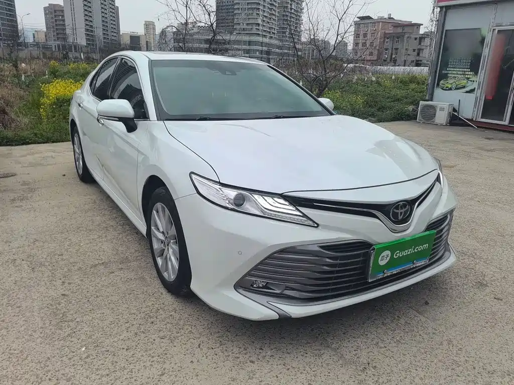 Toyota Camry 2020 — фото 4