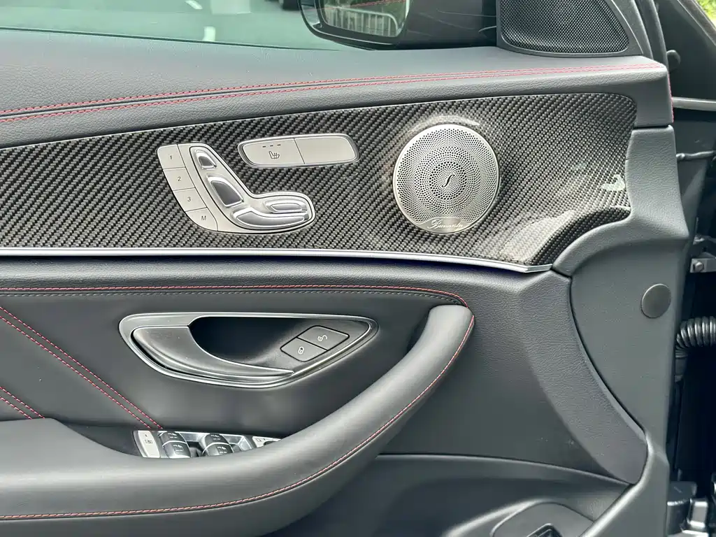 Mercedes-Benz E-Class AMG 2022 — фото 14