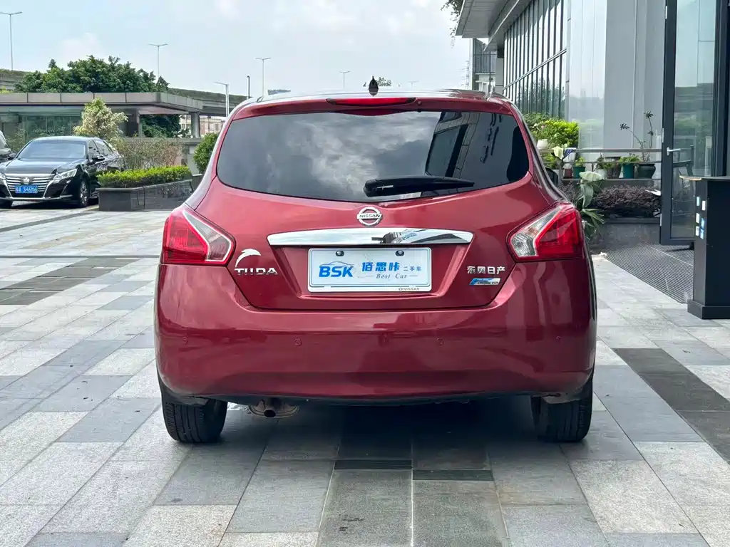 Nissan Tiida 2013