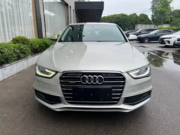 Audi A4L 2015