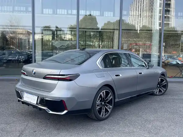 BMW 7 Series 2025