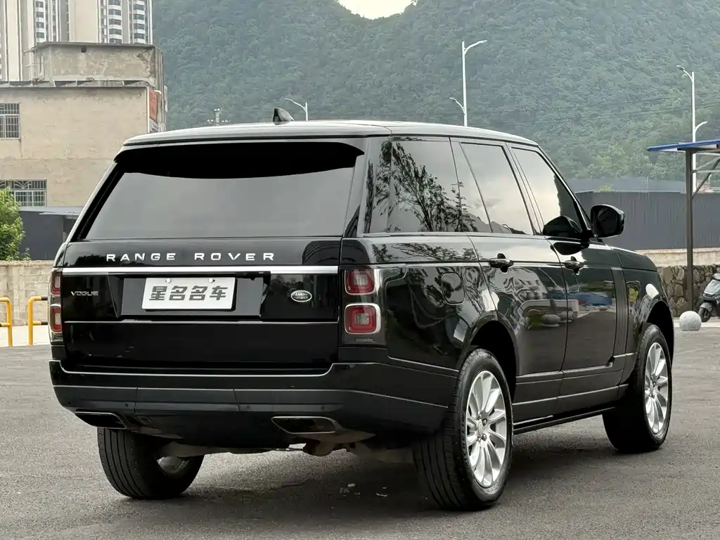 Land Rover Range Rover 2023 — фото 20