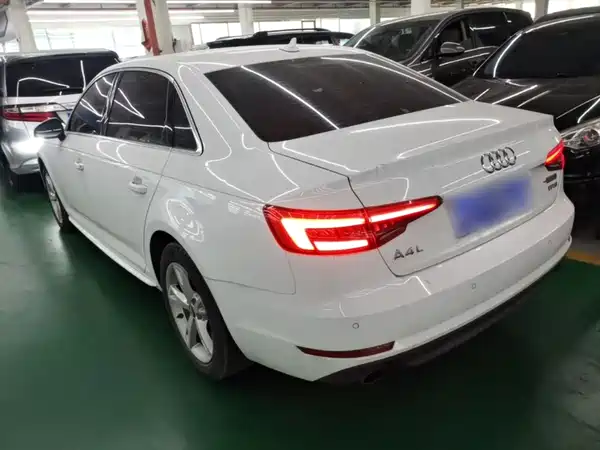 Audi A4L 2017