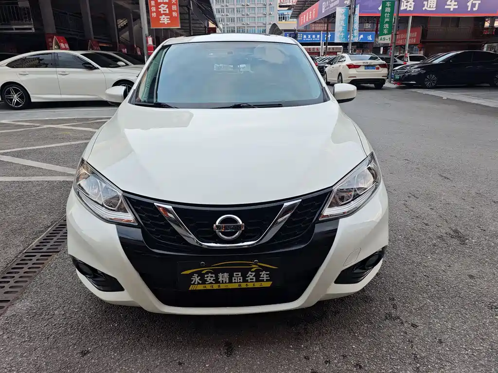 Nissan Tiida 2017 — фото 2