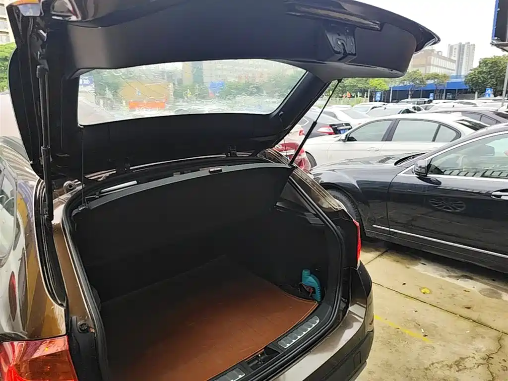 BMW X1 2014 — фото 19