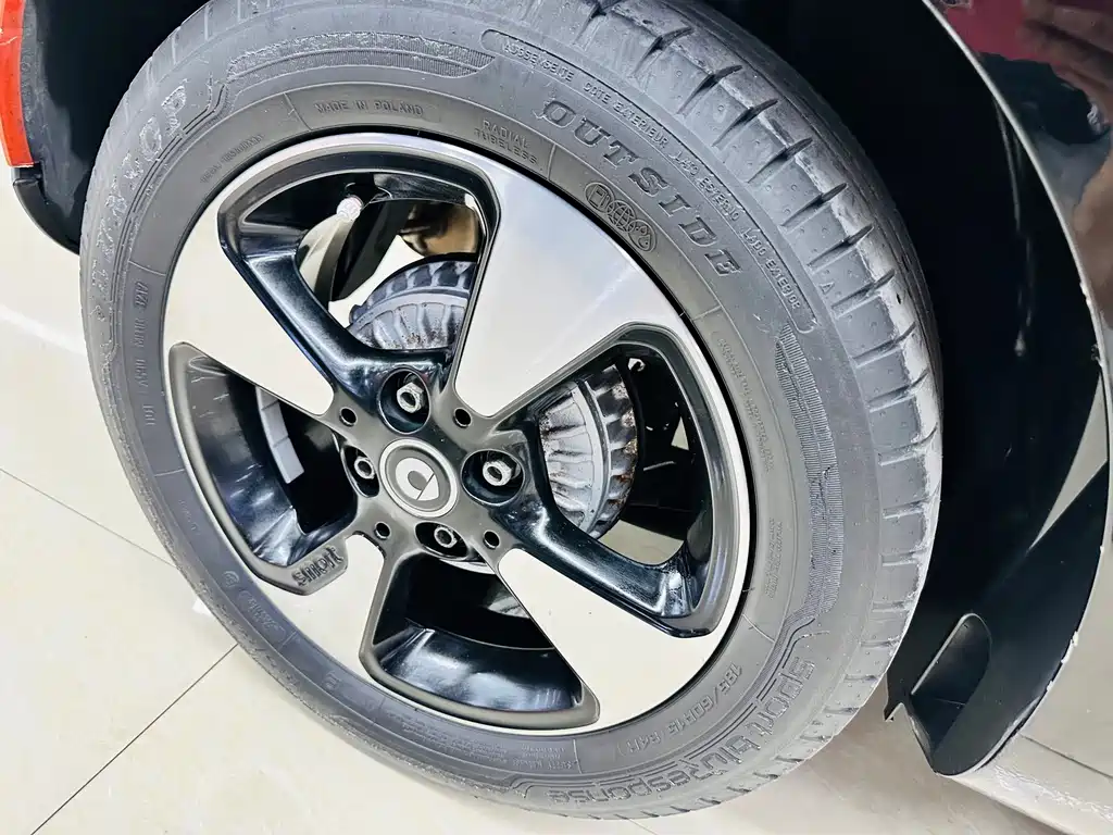 smart Fortwo 2018 — фото 11