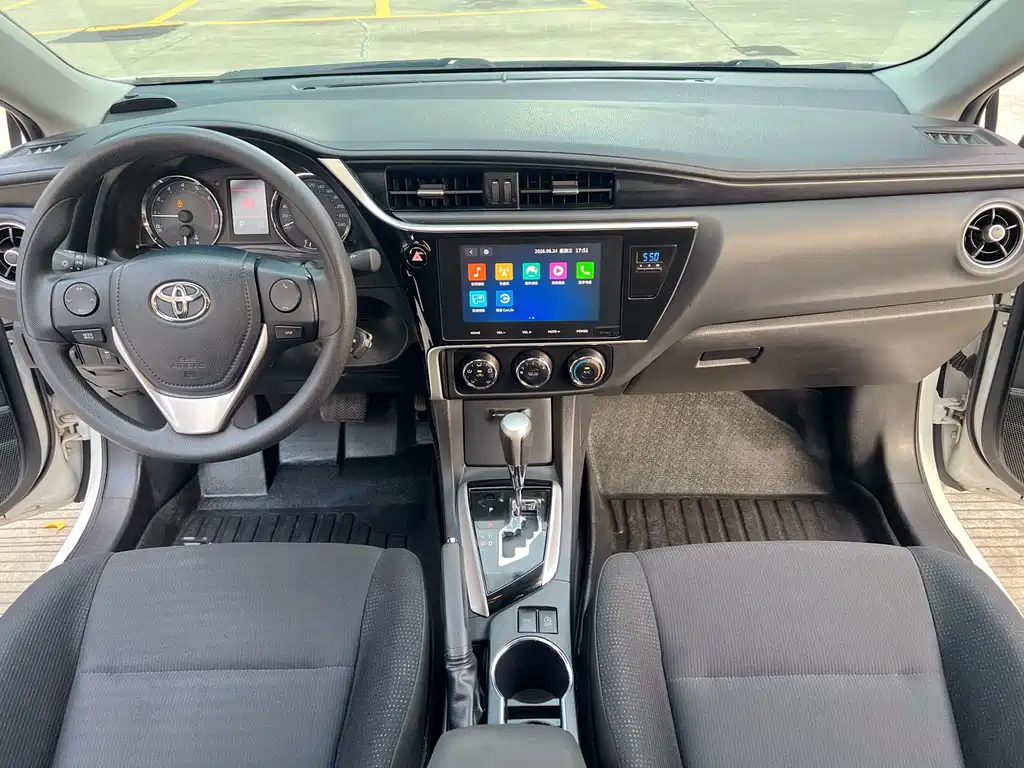 Toyota Corolla 2018 — фото 11