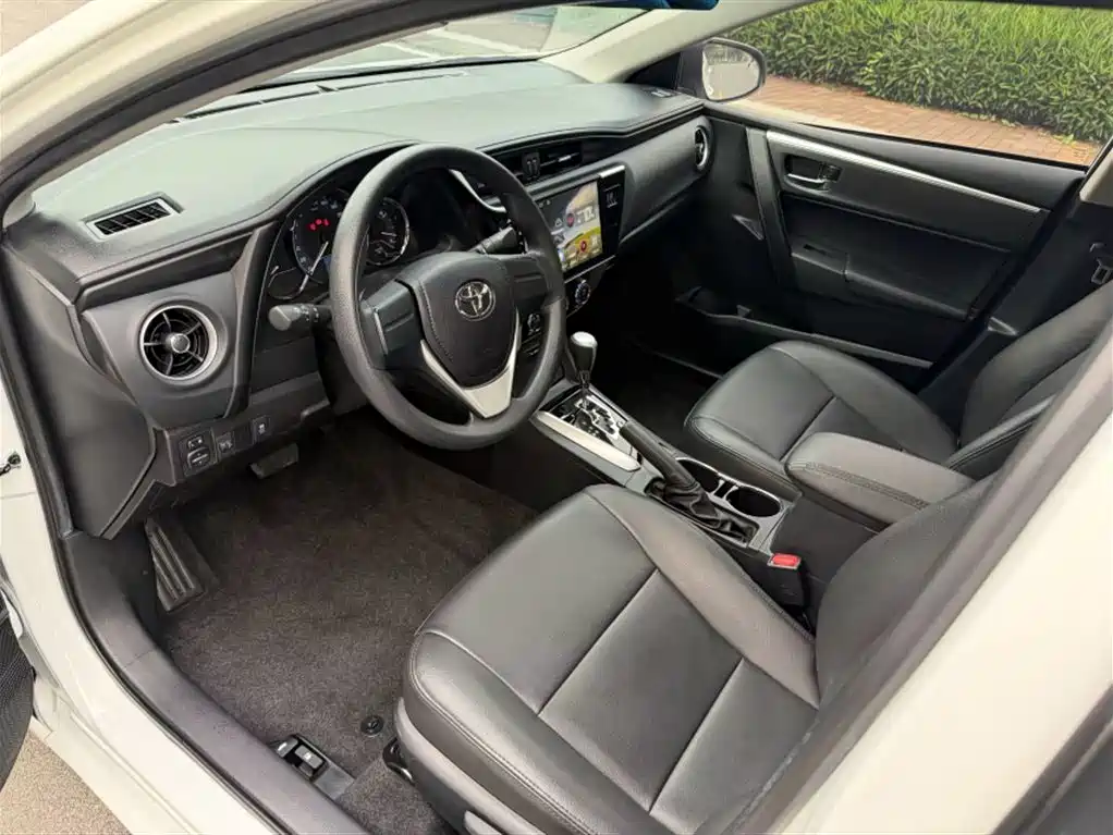 Toyota Corolla 2018 — фото 13