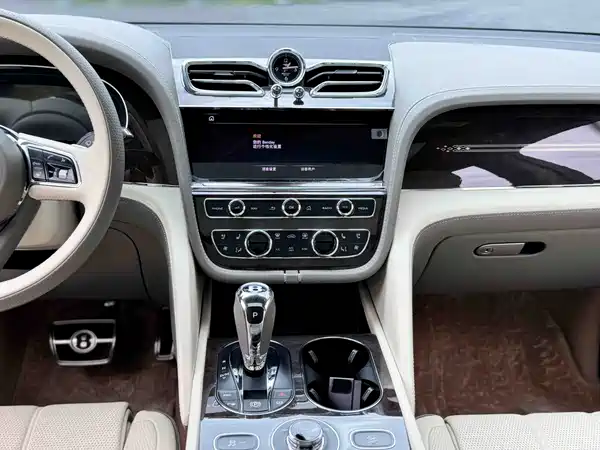 Bentley Bentayga 2023