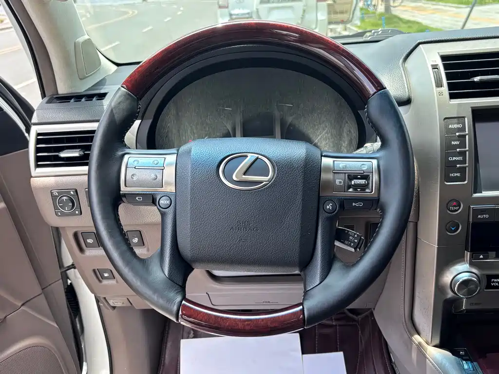 Lexus GX 2016 — фото 15