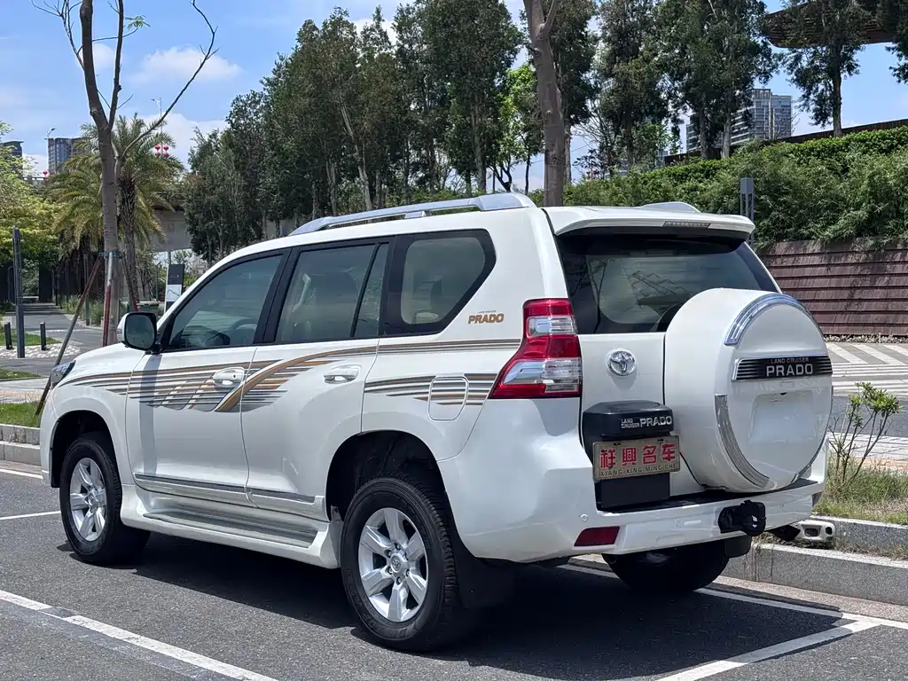 Toyota Prado 2015 — фото 13