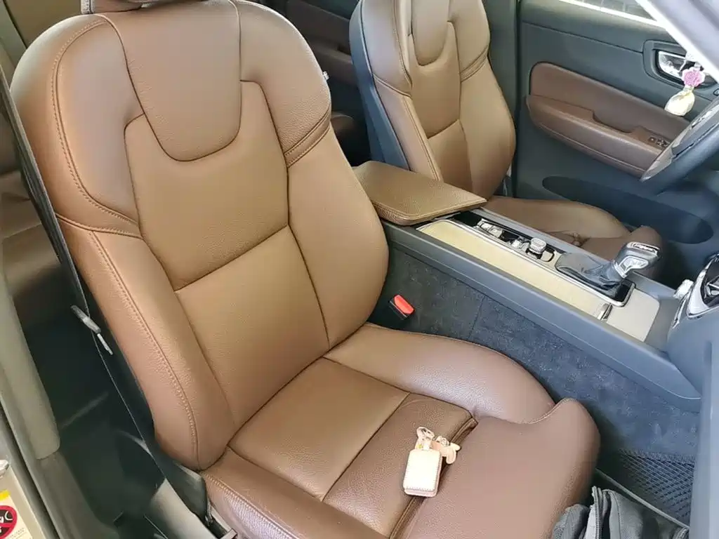 Volvo XC60 2020 — фото 25