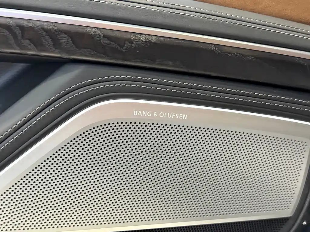 Audi A8 2025 — фото 14