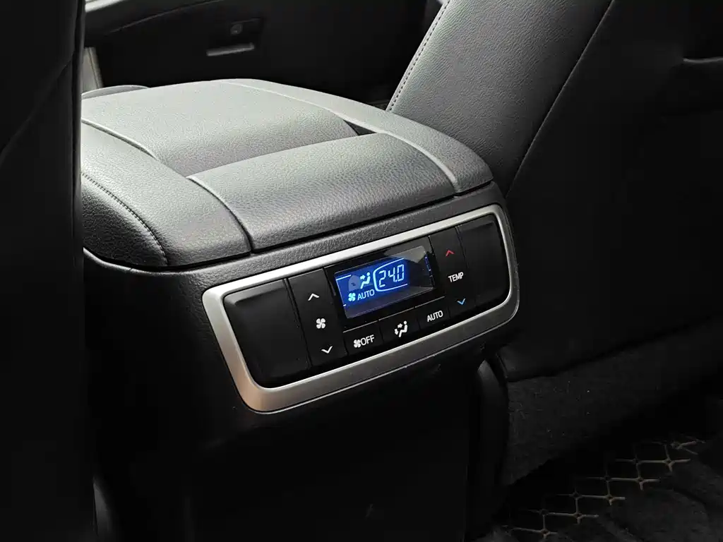 Toyota Highlander 2016 — фото 15