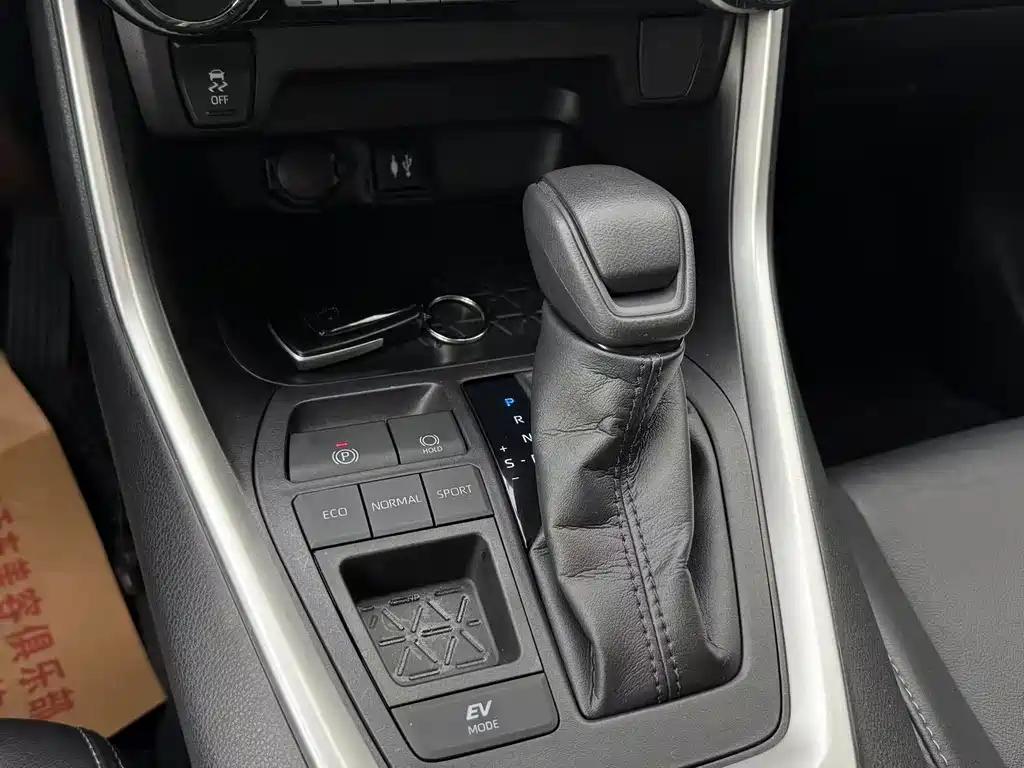 Toyota Wildlander 2021 — фото 17
