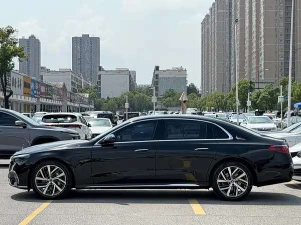 Mercedes-Benz E-Class 2024