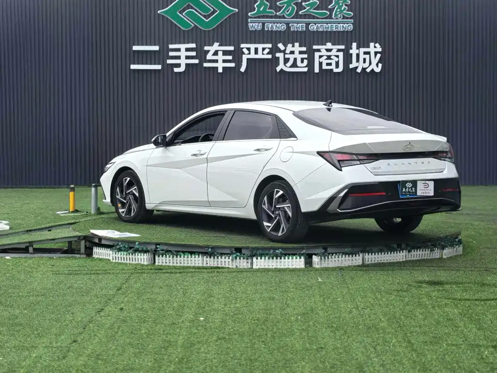 Hyundai Elantra 2025 — фото 20