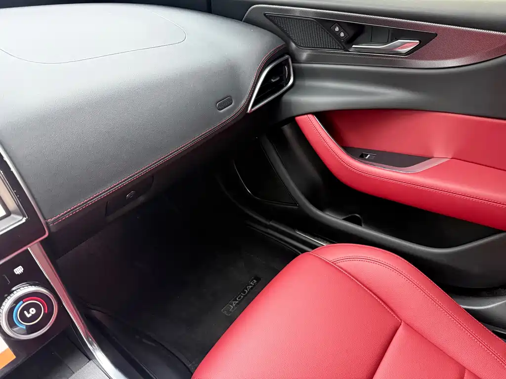 Jaguar XEL 2023 — фото 10