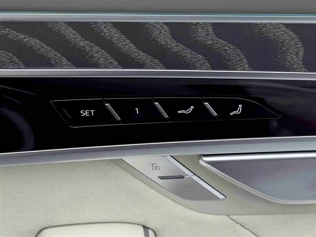 Audi A8 2025 — фото 14